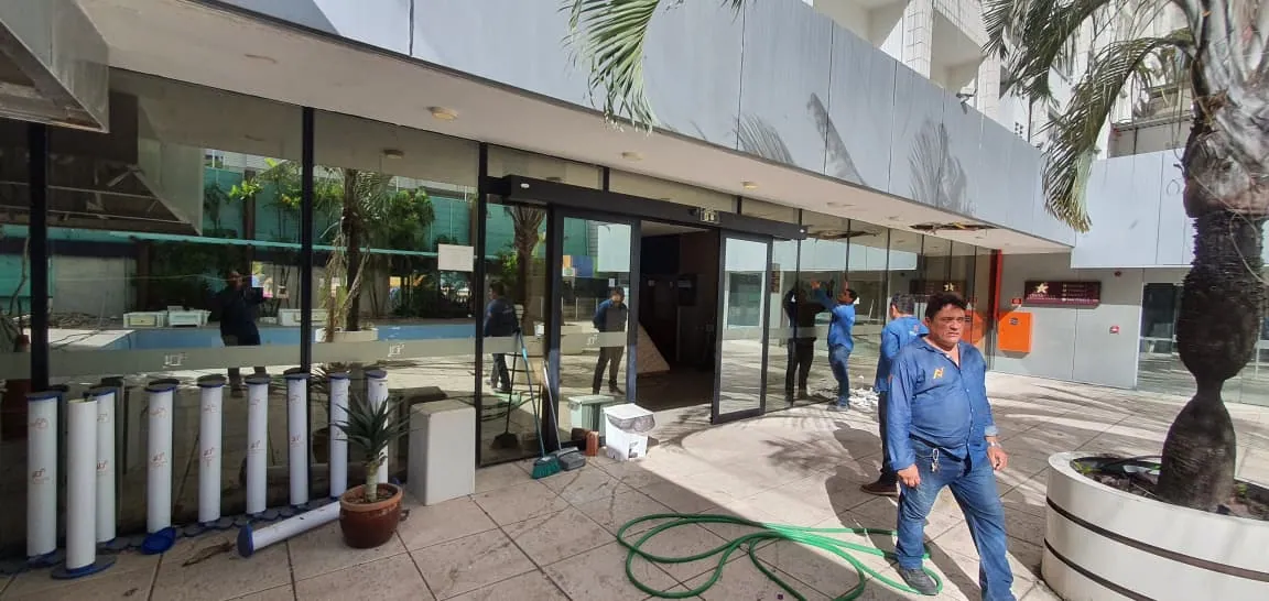 Equipe Concretta em obra comercial
